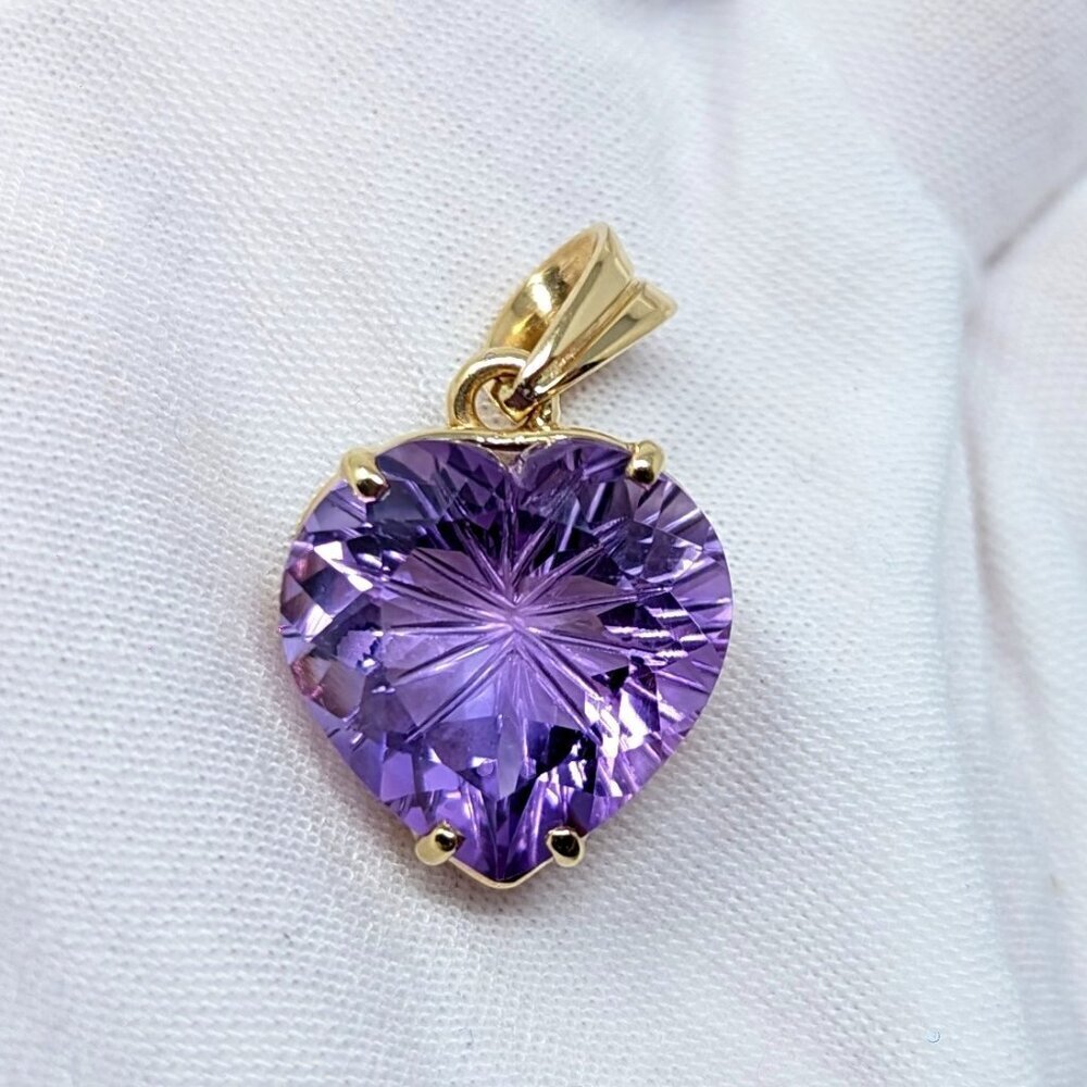 14kt Solid Yellow Gold Vintage Heart-Shaped Brilliant Amethyst Pendant